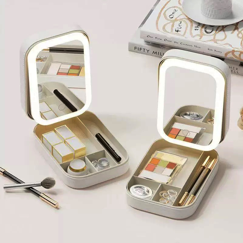 Smart LED Makeup Case With Mir - Led Mouth Tray recensione e prezzo