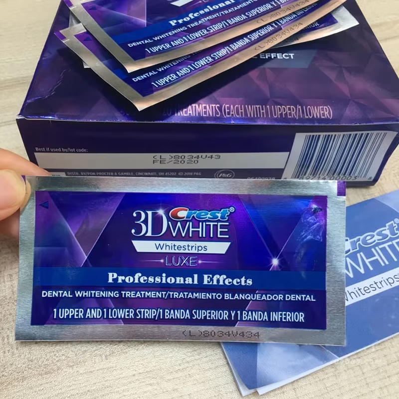 3D White Strips Crest Whitestr - Teeth Whitening Effects recensione e prezzo