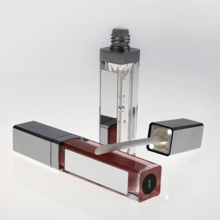 Lip Gloss with Led Light and M - Led Mouth Tray recensione e prezzo
